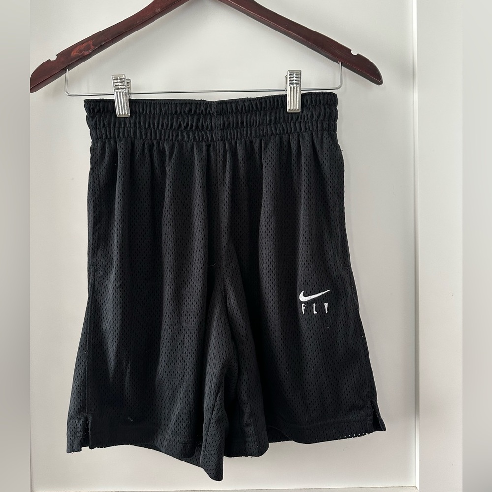 NWOT Nike Dri-fit fly mesh basketball short. Size XS